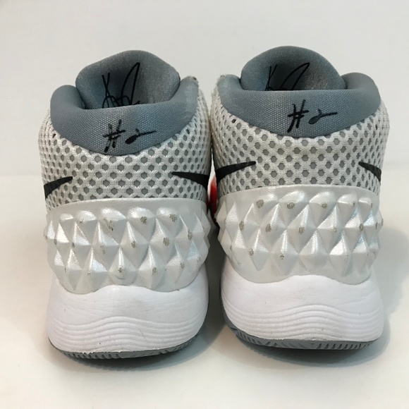 Nike Kyrie 1 Shoe Men Sz 9.5 Home Black Infrared - Picture 6 of 8